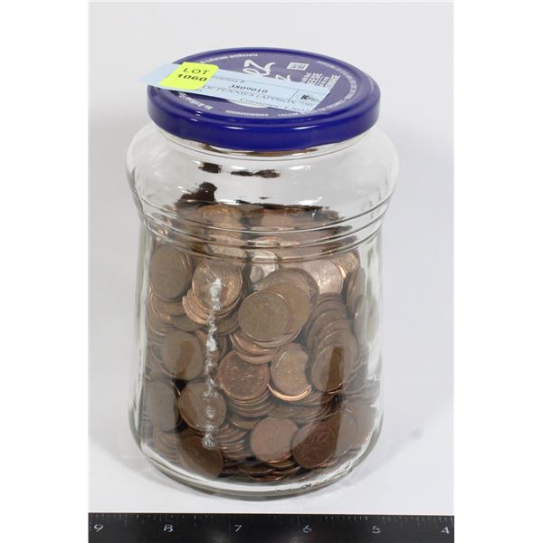 4LB JAR OF PENNIES (APPROX 715 PENNIES)