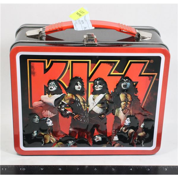 KISS LUNCH BOX WITH COLLECTIBLE CARDS