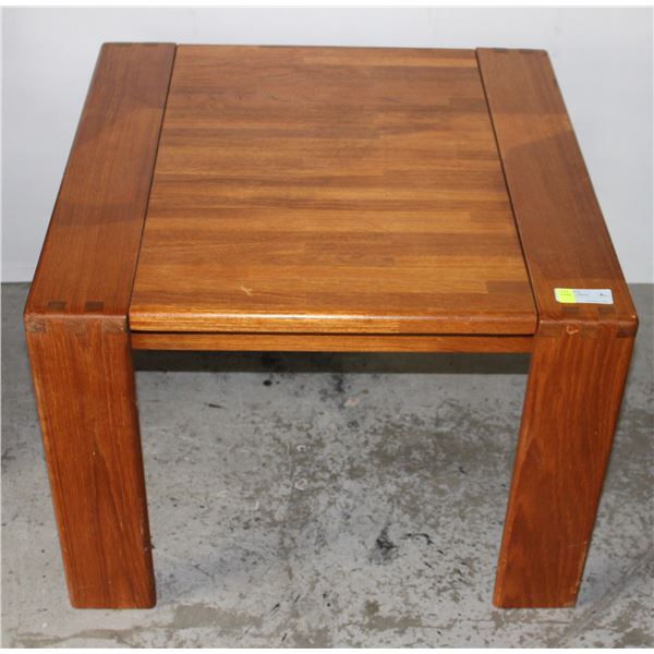 SOLID WOOD SIDE TABLE