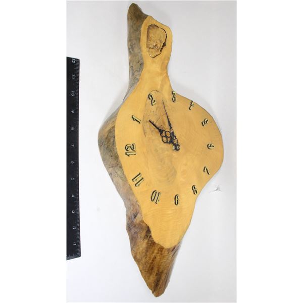 RUSTIC WOOD CLOCK