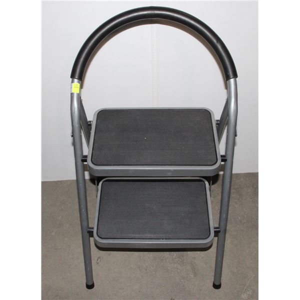 STEP LADDER