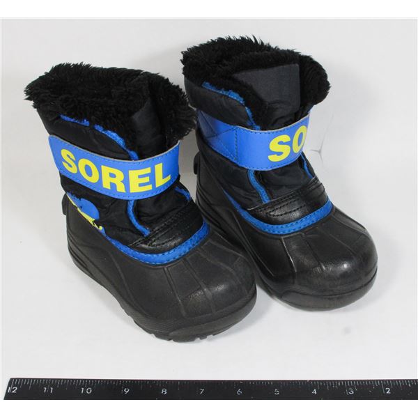 PAIR OF KIDS SOREL BOOTS, NOT NEW BUT GOOD