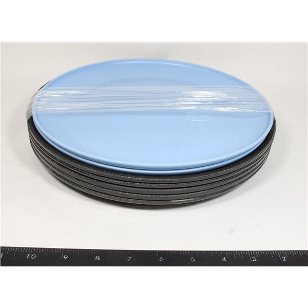BIG BUNDLE OF PLASTIC PLATES