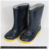 Image 1 : PAIR OF HARLEY BLUE & YELLOW RAINBOOTS (SIZE 2)