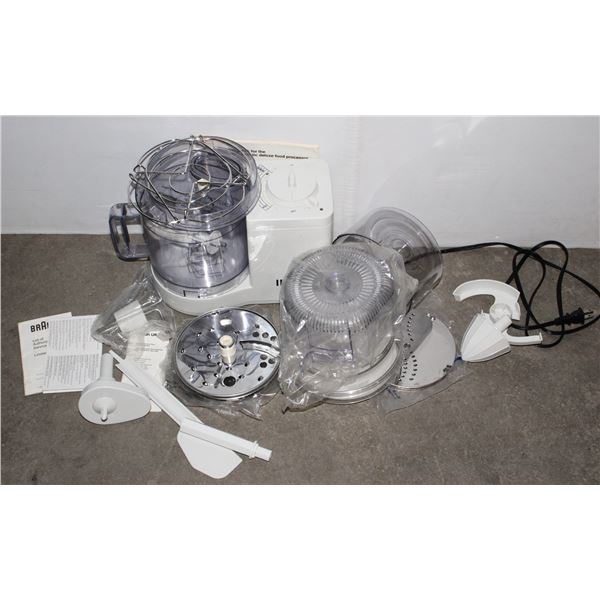 FOOD PROCESSOR WITH PARTS & ACCESSORIES
