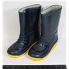 Image 1 : PAIR OF HARLEY BLUE & YELLOW RAINBOOTS (SIZE 2)