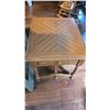 Image 2 : Mirror, Table A