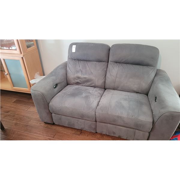 Love Seat Recliner C