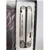 Image 4 : Sheffield Knife & Plier Set and Leatherman Wave Knife