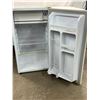 Image 3 : Danby DCR038W Mini Fridge