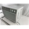 Image 2 : Danby Diplomat Window Mount Air Conditioner
