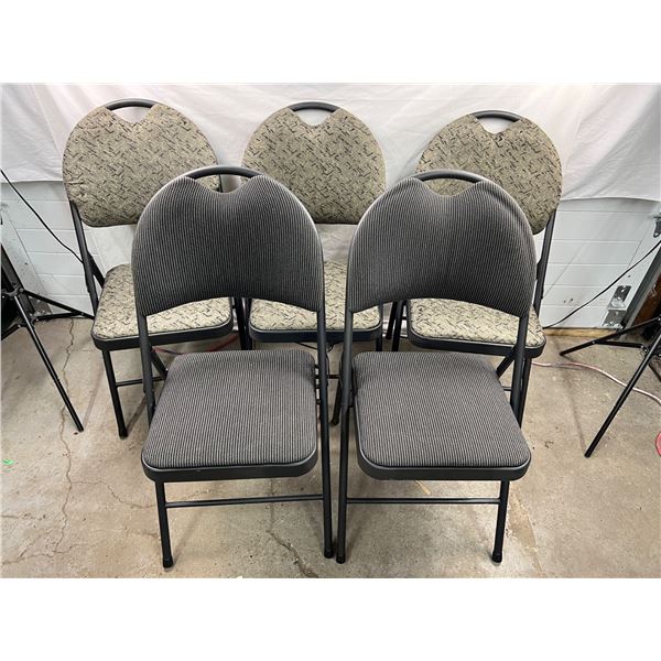 5 Folding Chairs