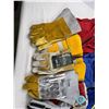 Image 8 : Coveralls and Gloves