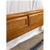 Image 3 : Drouin Chene Blond Queen Bed Frame