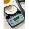 Image 2 : Cabella's Scale