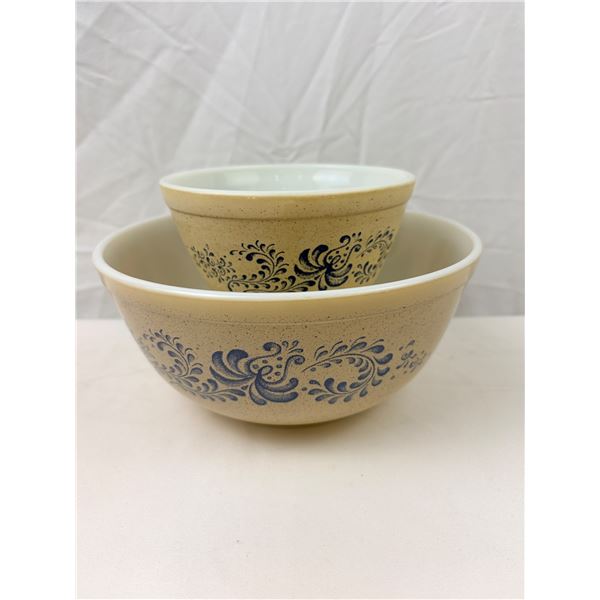 Vintage Pyrex Mixing Bowls