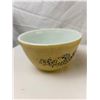 Image 3 : Vintage Pyrex Mixing Bowls