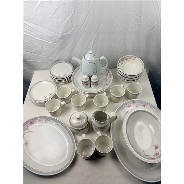 Royal Doulton "Mayfair" Lambethware