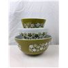 Image 1 : Set of Three Vintage Pyrex Mixing Bowls