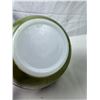 Image 3 : Set of Three Vintage Pyrex Mixing Bowls
