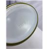 Image 4 : Vintage Lidded Pyrex Dish