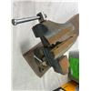 Image 8 : Garage Fasteners Lot