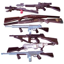 Toy guns (8), includes long range Tommy Gun by Kusan, 2 Tommy Guns by Marx, Invader combination gun 