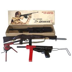 Toy machine guns (4), T-Diamond 7 battery-operated cap gun made by Tada-Japan, NOS in box, Paratroop