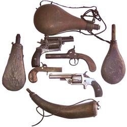 Western gambling gun & flask lot of 8, includes large powder flask, leather flask, powder horn, anim