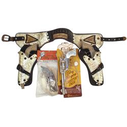 Official Roy Rogers Western Set by Classy Prod. Corp. (small gun w/holster in orig pkg), Roy Rogers 