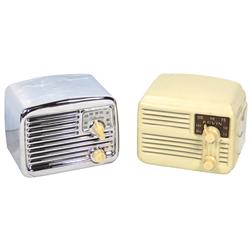 Radios (4), 2 Silvertones, Arvin & Kent, 3 are Restored, Arvin is orig, tubes fire up but crackle, 5