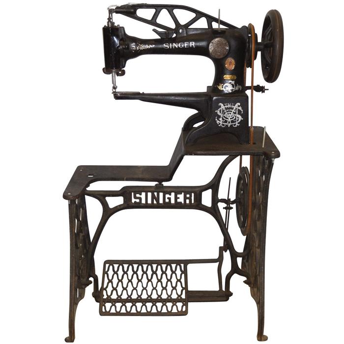 Sewing machine, Singer, heavy duty treadle for leather boots, etc ...