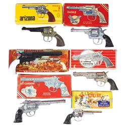 Toy cap guns in boxes (6), includes Hubley Coyote, Kilgore Eagle-black eagle grips, Lone Star Cub, A