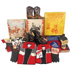 Children's Western clothing & cap gun sets, includes NOS Buffalo Bill & Cheyenne gloves, Lawman glov