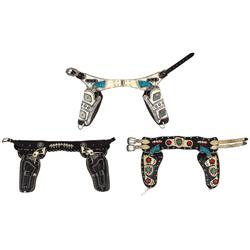 Toy cap guns & double holsters, 2 Western cap guns w/baby blue steer head grips in double holster, 2