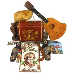 Davy Crockett items (10), includes suitcase, coonskin hat, bath towel & wash cloth in orig pkg, doub