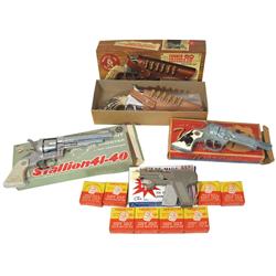 Toy cap guns, holster & caps, Mattel Fanner 50 cross draw holster set w/bullet loading Fanner 60 Smo