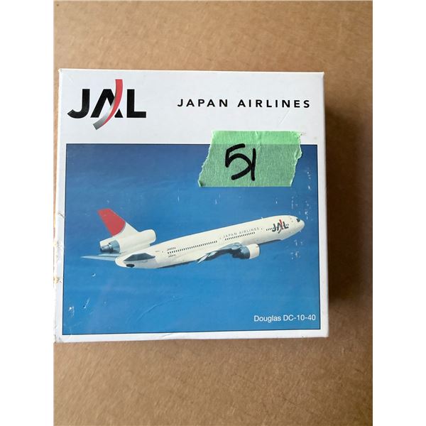 JAL JAPAN AIRLINES DOUGLAS DC-10-40 DIECAST MODEL AIRPLANE