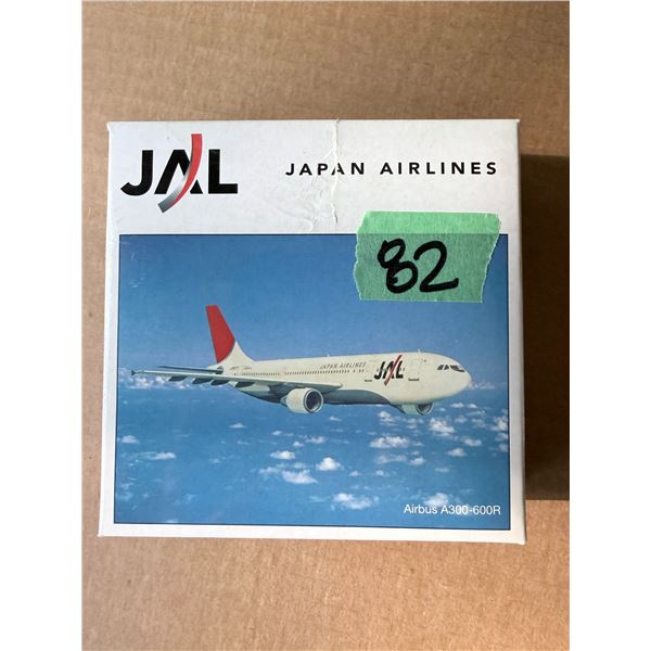 JAL JAPAN AIRLINES AIRBUS A300-600R DIECAST MODEL AIRPLANE