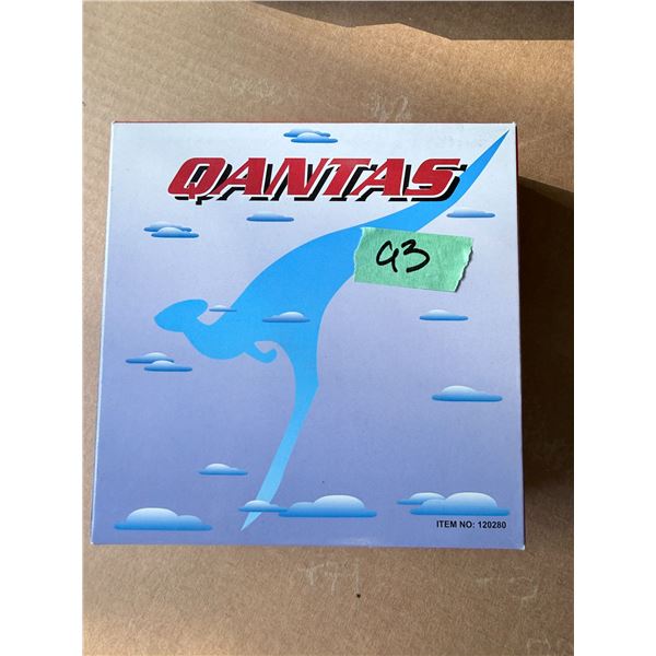 QANTAS DIECAST MODEL AIRPLANE