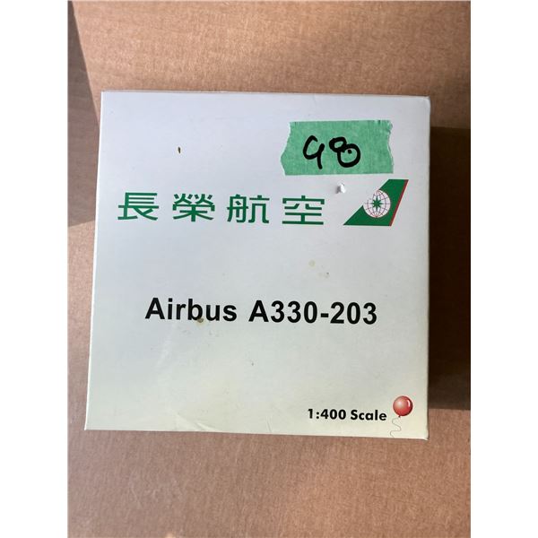 AIRBUS A330-203 1:400 SCALE DIECAST MODEL AIRPLANE