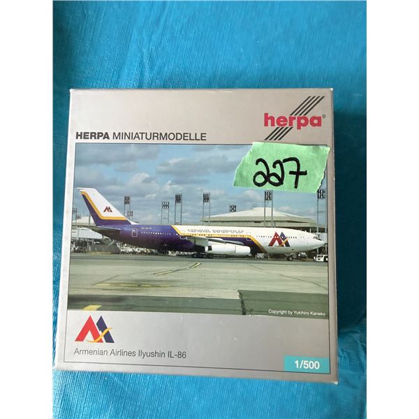 HERPA ARMENIAN AIRLINES ILYUSHIN IL-86 1:500 DIECAST MODEL AIRPLANE