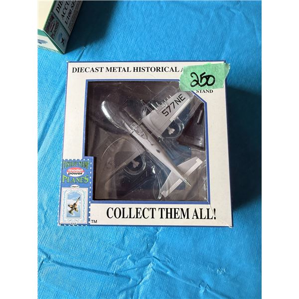 577NE HISTORICAL DIECAST MODEL AIRPLANE