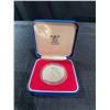 Image 2 : 1977 Queen Elizabeth II Sterling Silver Commemorative Coin in Box