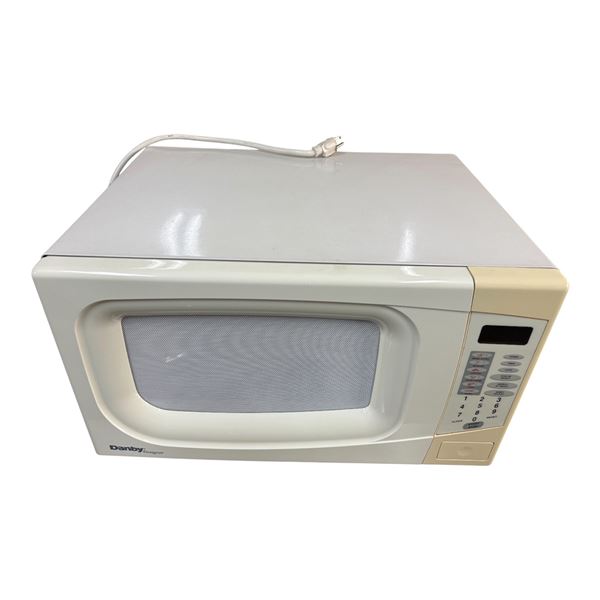 l1 - Danby Mircowave Oven (Model DMW113W)