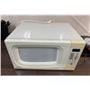 Image 2 : L1 - Danby Mircowave Oven (Model DMW113W)