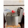 Image 2 : L1 - Pitco Stainless Steel Commercial Deep Fryer