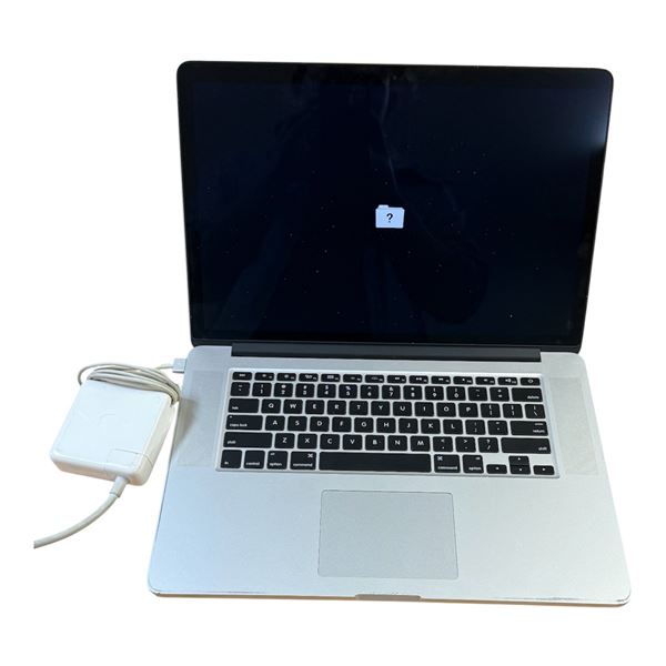 L1 - Apple MacBook Pro 15" with Touch Bar (Model A1990) - Tested/Powers On