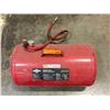 Image 1 : L2 - Motomaster Portable Air Tank (135psi Max)