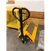 Image 1 : L2 - Uline H-1043 Manual Pallet Jack - 5,500lb Capacity